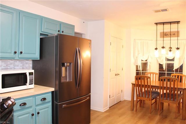 615 Lake Shores DR, Portsmouth, VA 23707