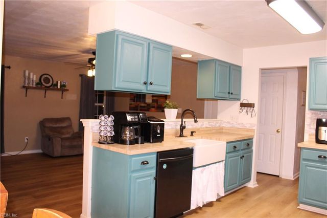 615 Lake Shores DR, Portsmouth, VA 23707