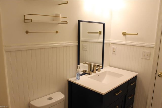 615 Lake Shores DR, Portsmouth, VA 23707