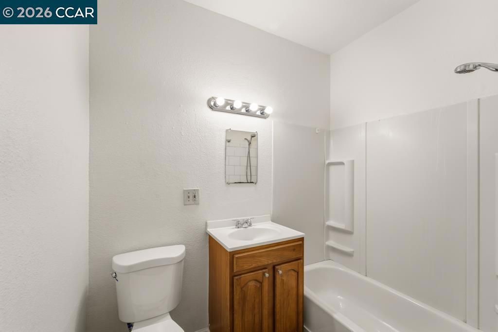 Image 5 of property listing at 400 Bissell Ave, Richmond, CA 94801