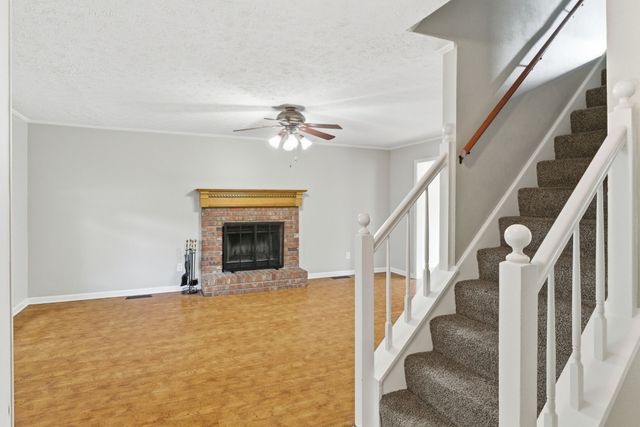 200 Barrington Ct, Old Hickory, TN 37138