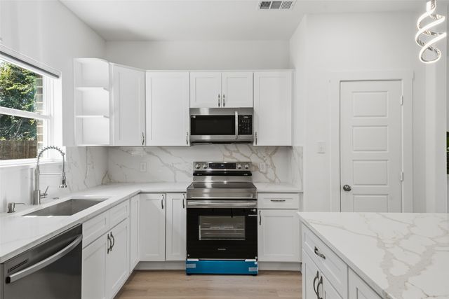 418 Starboard Drive, Gun Barrel City, TX 75156