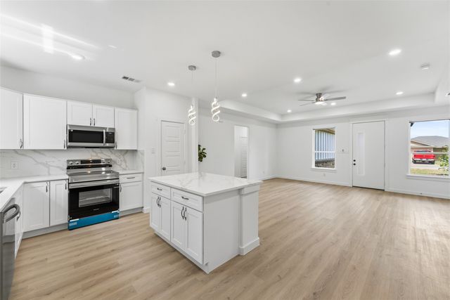 418 Starboard Drive, Gun Barrel City, TX 75156