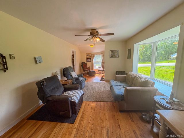 27 Hardenburg Road, Pine Bush, NY 12566