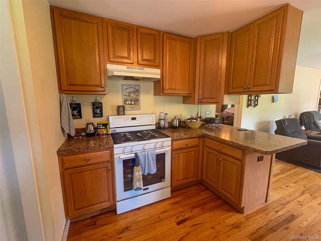 27 Hardenburg Road, Pine Bush, NY 12566