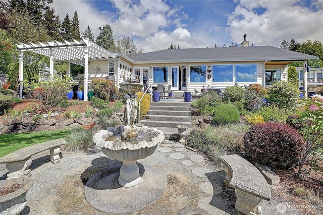 4076 S Camano Drive, Camano Island, WA 98282