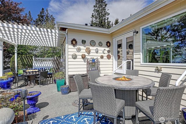4076 S Camano Drive, Camano Island, WA 98282