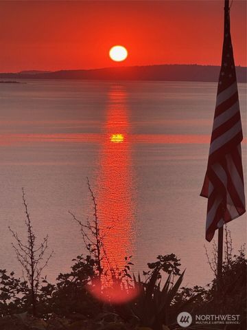 4076 S Camano Drive, Camano Island, WA 98282