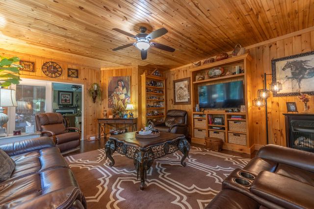 622 Tarheel West Drive, Murphy, NC 28906