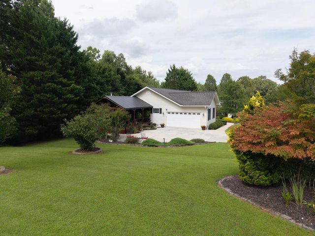 622 Tarheel West Drive, Murphy, NC 28906