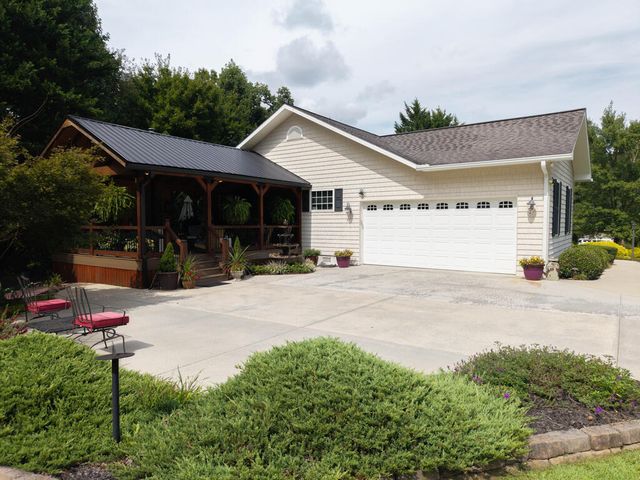 622 Tarheel West Drive, Murphy, NC 28906