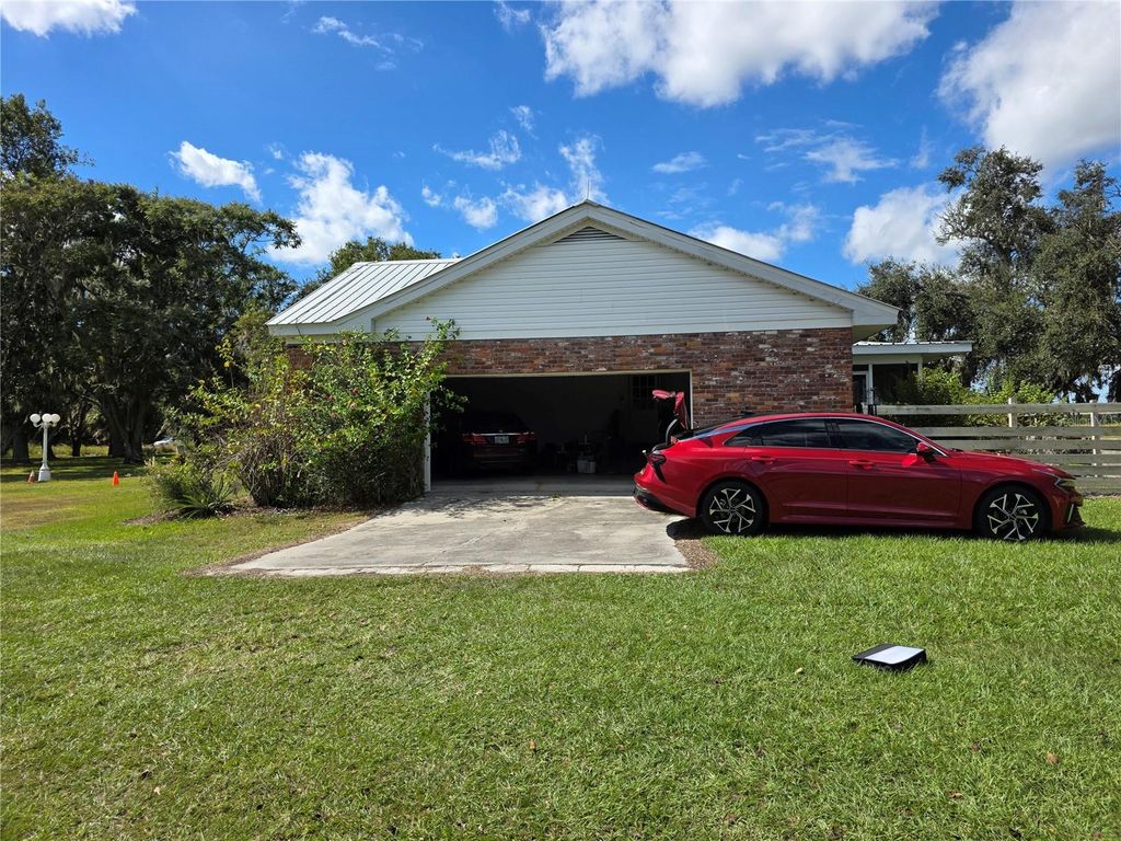 2011 COUNTY LINE ROAD E, Fort Meade, FL 33841