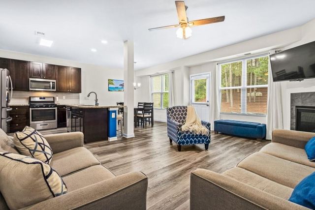 1049 Valley Rock Drive, Lithonia, GA 30058