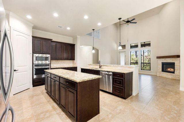 32 Evangeline Boulevard, Conroe, TX 77304