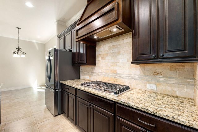 32 Evangeline Boulevard, Conroe, TX 77304