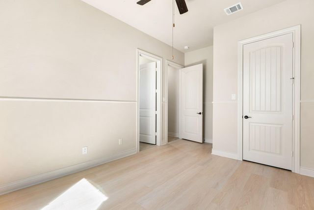 32 Evangeline Boulevard, Conroe, TX 77304