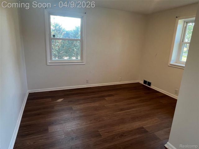 3930 Harris Lane, West Bloomfield Charter Township, MI 48323