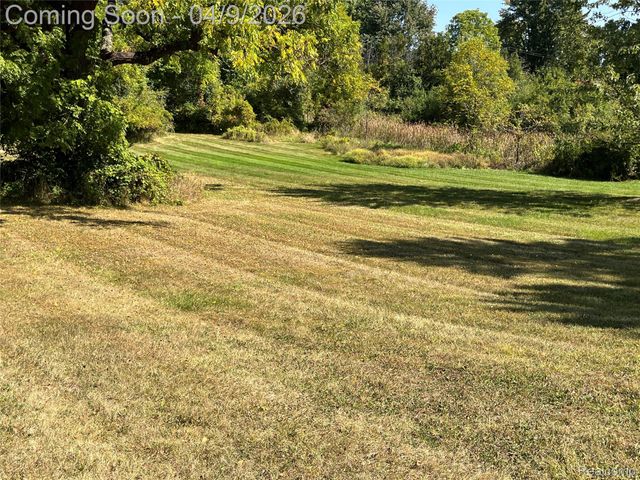 3930 Harris Lane, West Bloomfield Charter Township, MI 48323