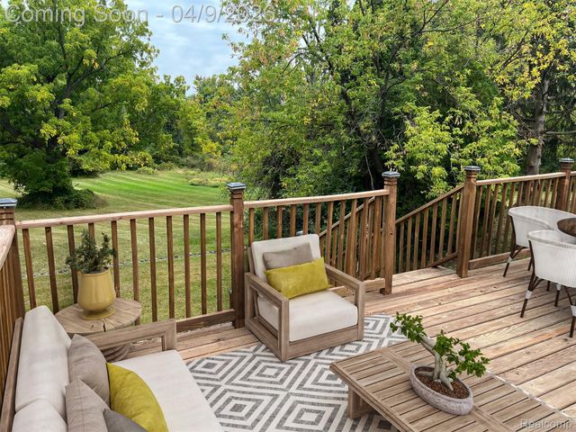 3930 Harris Lane, West Bloomfield Charter Township, MI 48323