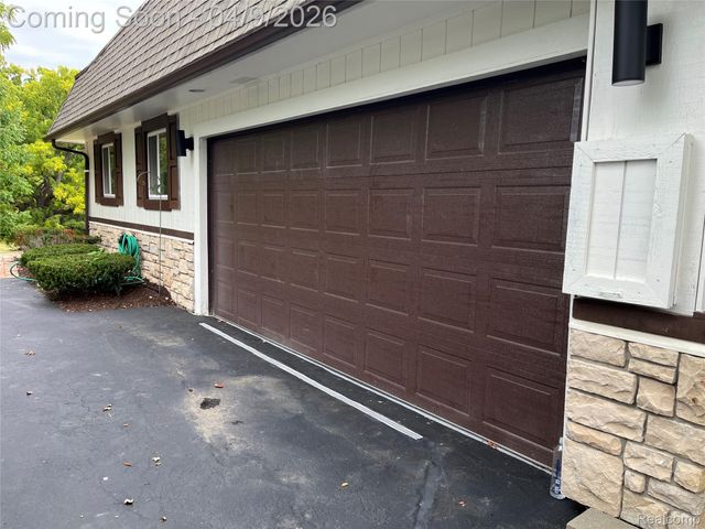 3930 Harris Lane, West Bloomfield Charter Township, MI 48323