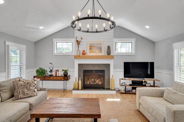 409 Crafts Street, Newton, MA 02460