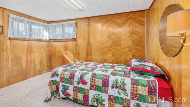 1813 N 12th Avenue, Escanaba, MI 49829