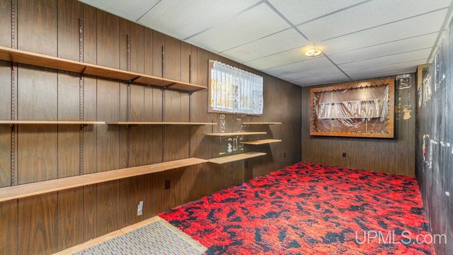 1813 N 12th Avenue, Escanaba, MI 49829