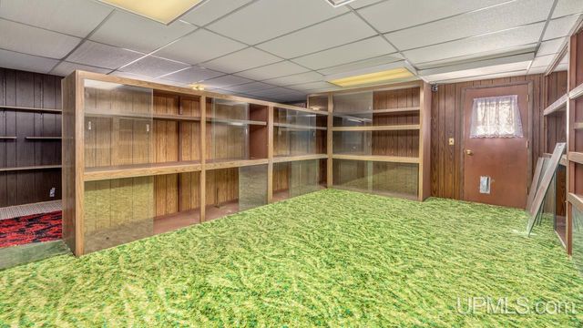 1813 N 12th Avenue, Escanaba, MI 49829