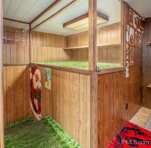 1813 N 12th Avenue, Escanaba, MI 49829