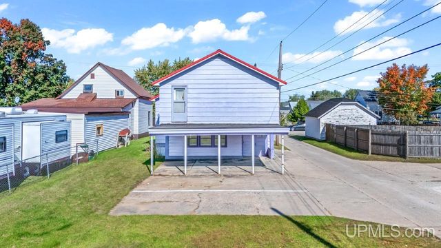 1813 N 12th Avenue, Escanaba, MI 49829