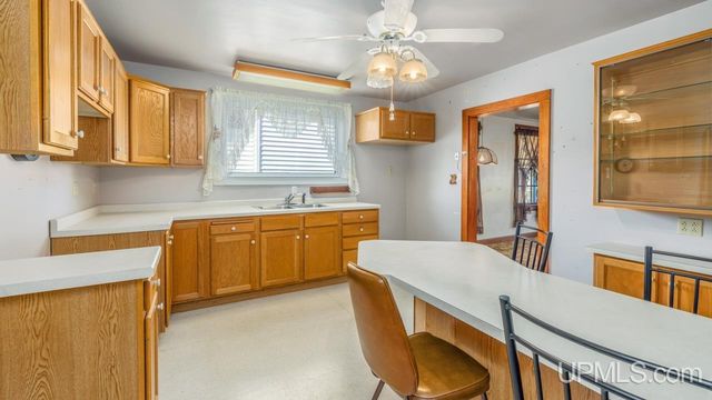 1813 N 12th Avenue, Escanaba, MI 49829