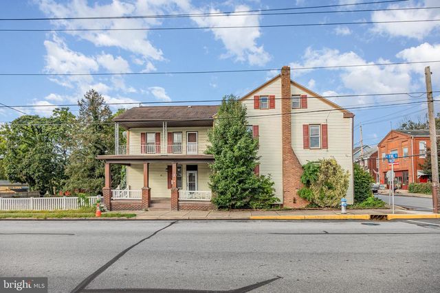 68 E WATER ST, Middletown, PA 17057