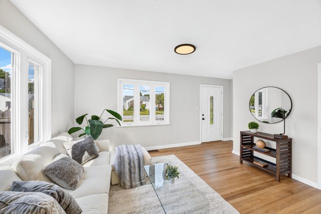 8426 Gordon Drive, Highland, IN 46322
