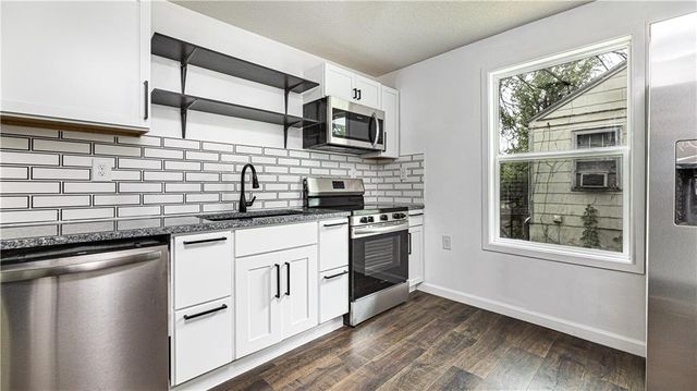 2909 Topping Avenue, Kansas City, MO 64129