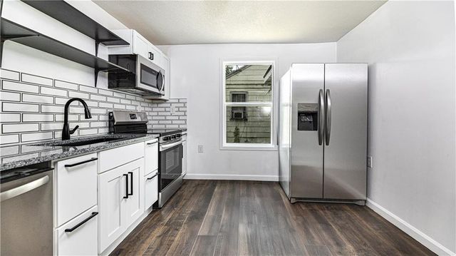 2909 Topping Avenue, Kansas City, MO 64129