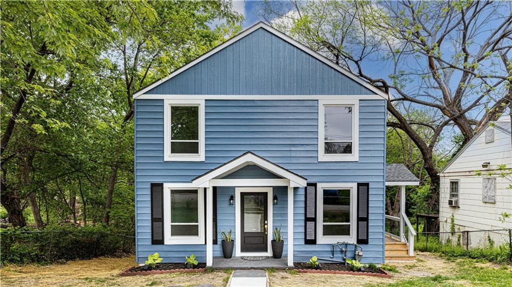 2909 Topping Avenue, Kansas City, MO 64129