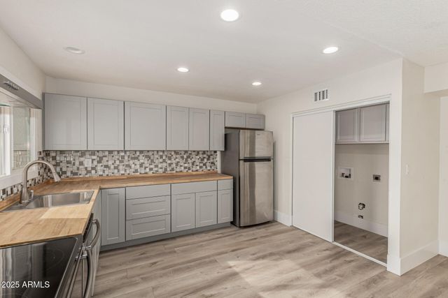 1535 W HAZELWOOD Street, Phoenix, AZ 85015