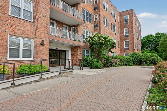 4 Putnam Hill 4H, Greenwich, CT 06830