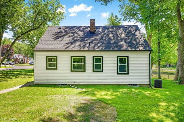 1371 Krumroy Road, Akron, OH 44306