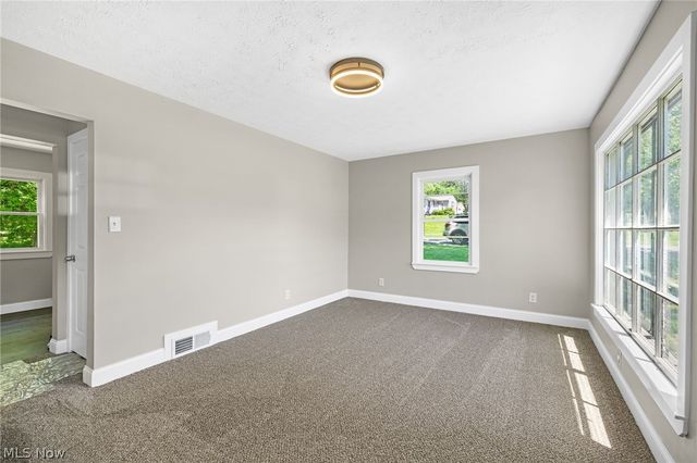 1371 Krumroy Road, Akron, OH 44306