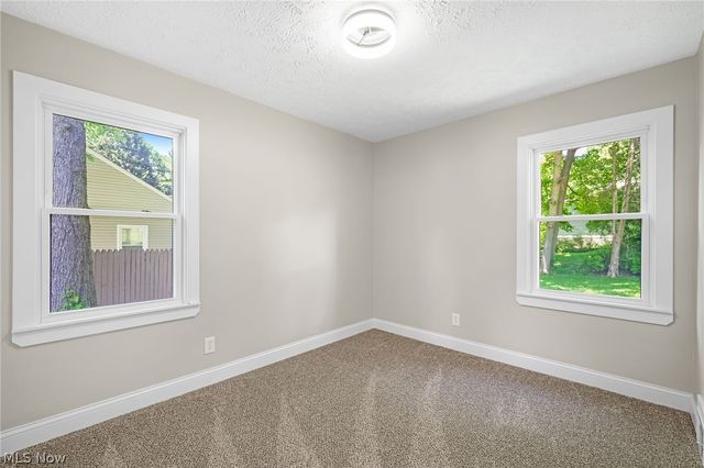 1371 Krumroy Road, Akron, OH 44306