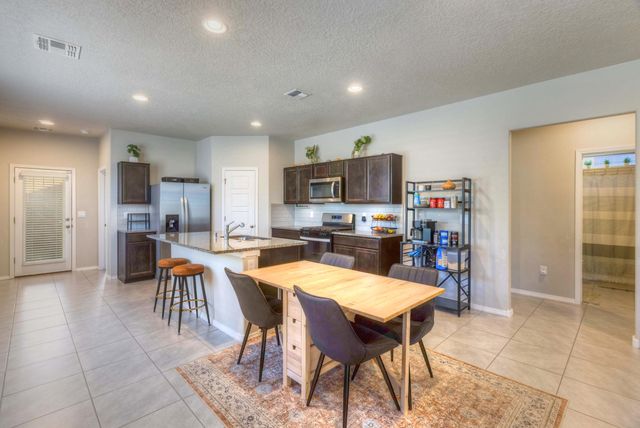 6460 Gannett Drive NE, Rio Rancho, NM 87144