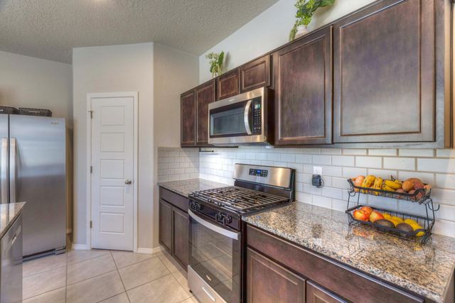 6460 Gannett Drive NE, Rio Rancho, NM 87144