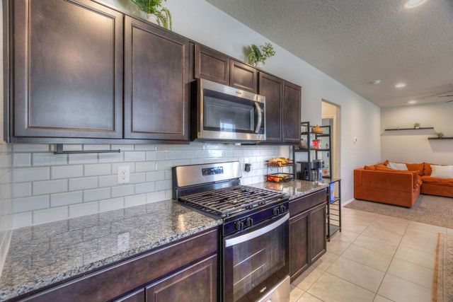 6460 Gannett Drive NE, Rio Rancho, NM 87144