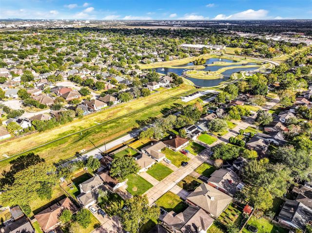16823 Bougainvilla Lane, Friendswood, TX 77546