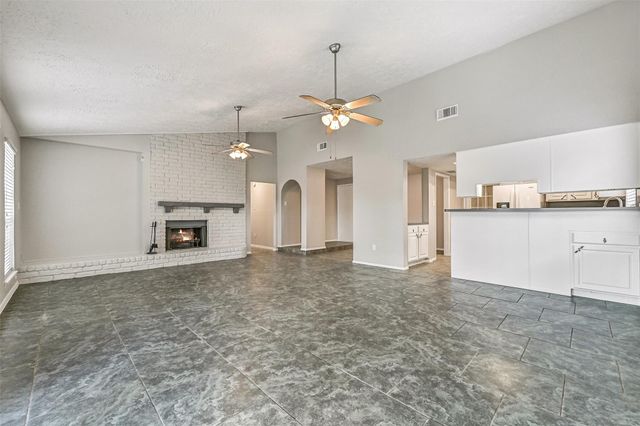 16823 Bougainvilla Lane, Friendswood, TX 77546