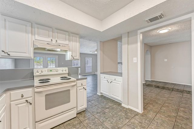 16823 Bougainvilla Lane, Friendswood, TX 77546