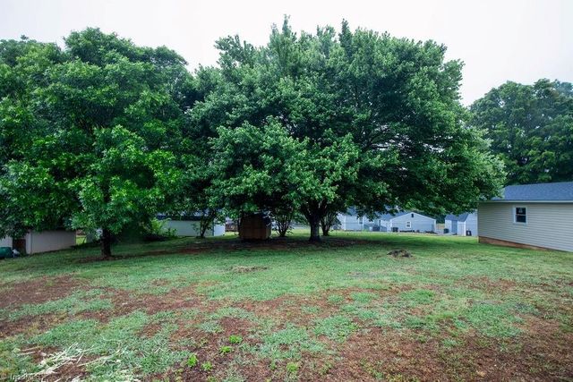 7064 Kennedy Road, Trinity, NC 27370