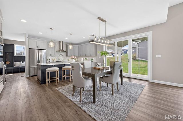 200 Balmoral Gardens Court, Lake St Louis, MO 63367