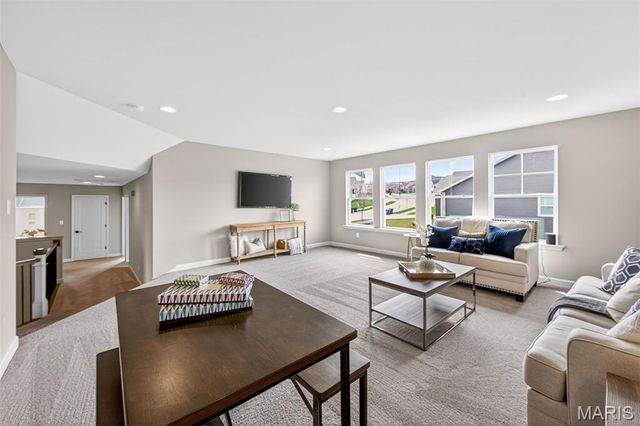 200 Balmoral Gardens Court, Lake St Louis, MO 63367